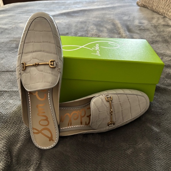 Shoes - Picture 2 of 2